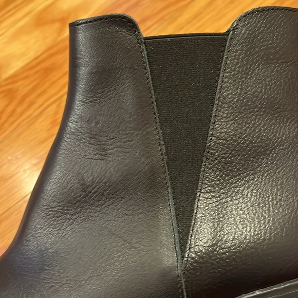 Women’s black leather booties size 7 - Picture 9 of 10
